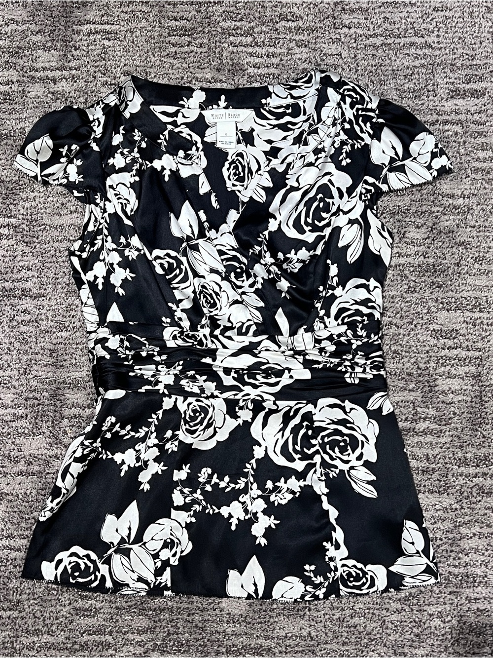 Floral pattern v-neck blouse
